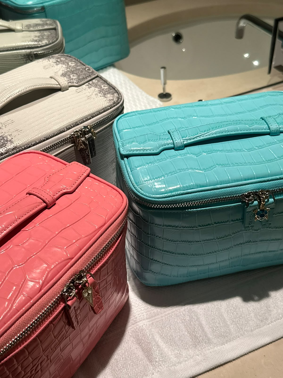 Rosé Vanity Case
